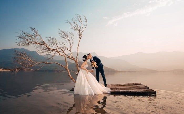 Sở hữu triệu like với 10 tips tạo dáng chụp hình ở lăng Cô - Huế