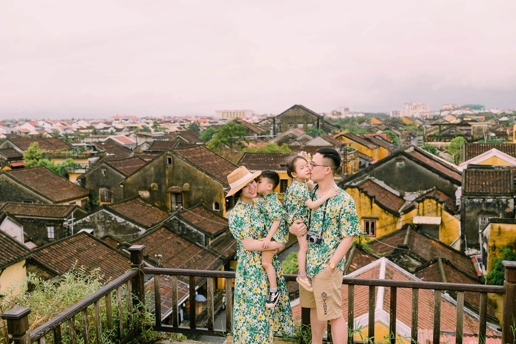 10 dịch vụ ghép ảnh gia đình tại Hội An mà bạn có thể chưa biết