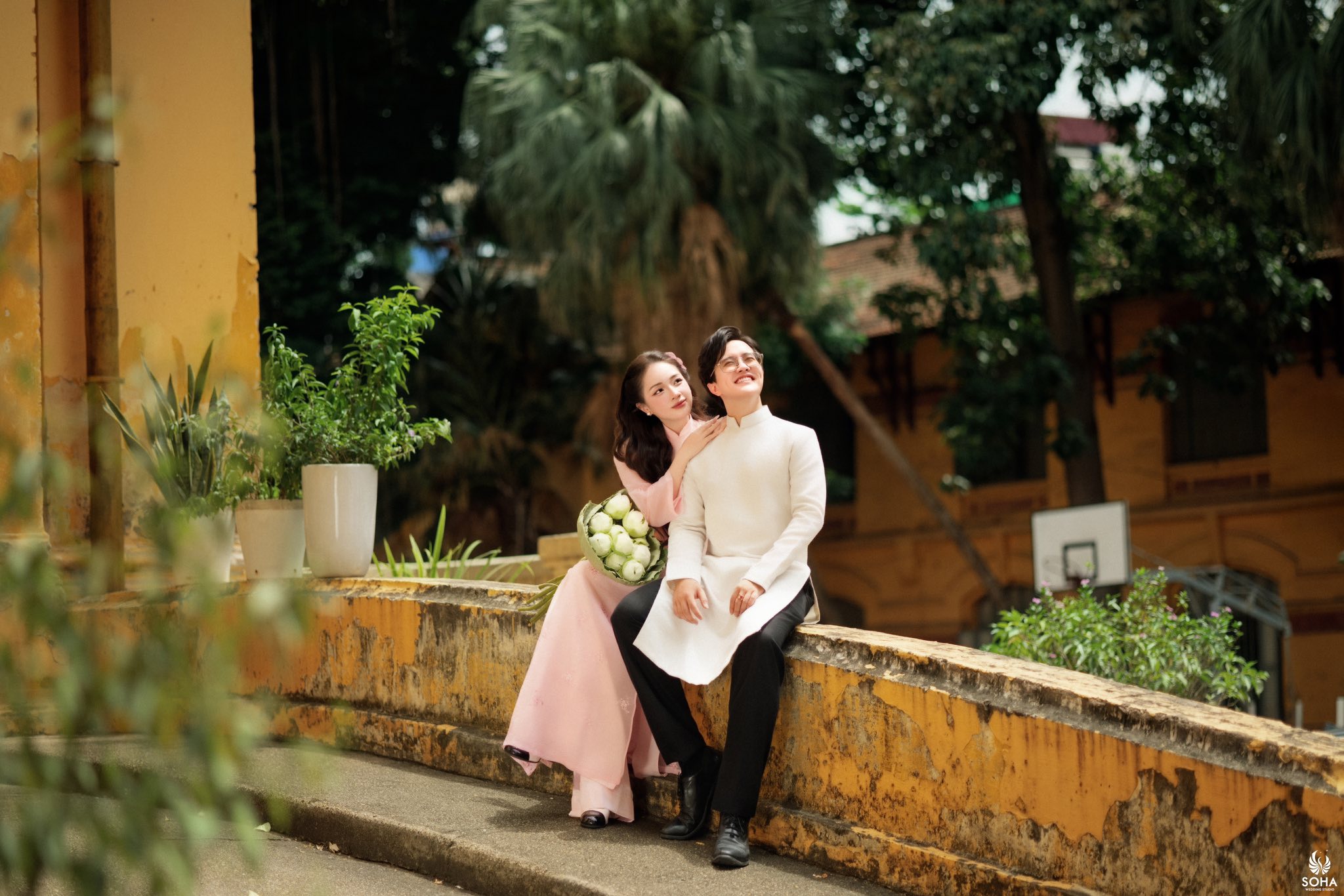 Chụp ảnh cưới áo dài trong studio đẹp tự nhiên 2026 Chụp ảnh cưới áo dài trong studio đẹp tự nhiên 2026