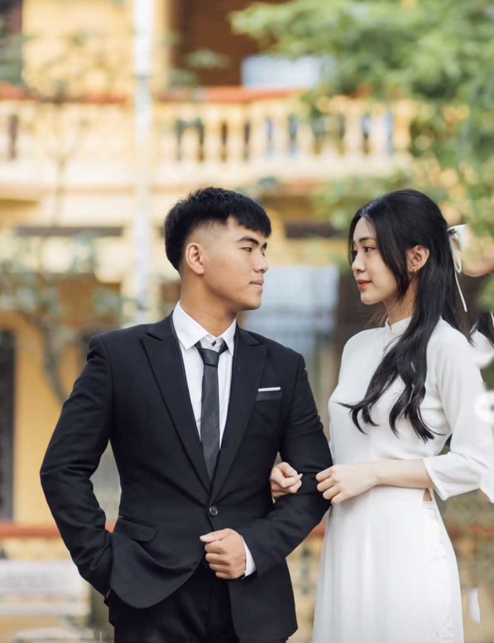 Kinh nghiệm chọn áo dài chụp ảnh couple đẹp chuẩn trend 2026 Kinh nghiệm chọn áo dài chụp ảnh couple đẹp chuẩn trend 2026