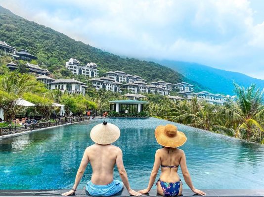 Du lịch kết hợp chụp ảnh couple kỷ niệm ở Intercontinental Đà Nẵng